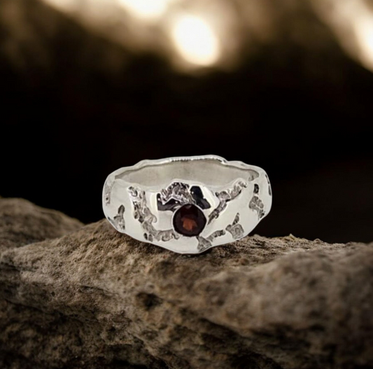 Freeform Crevasse Ring - Garnet