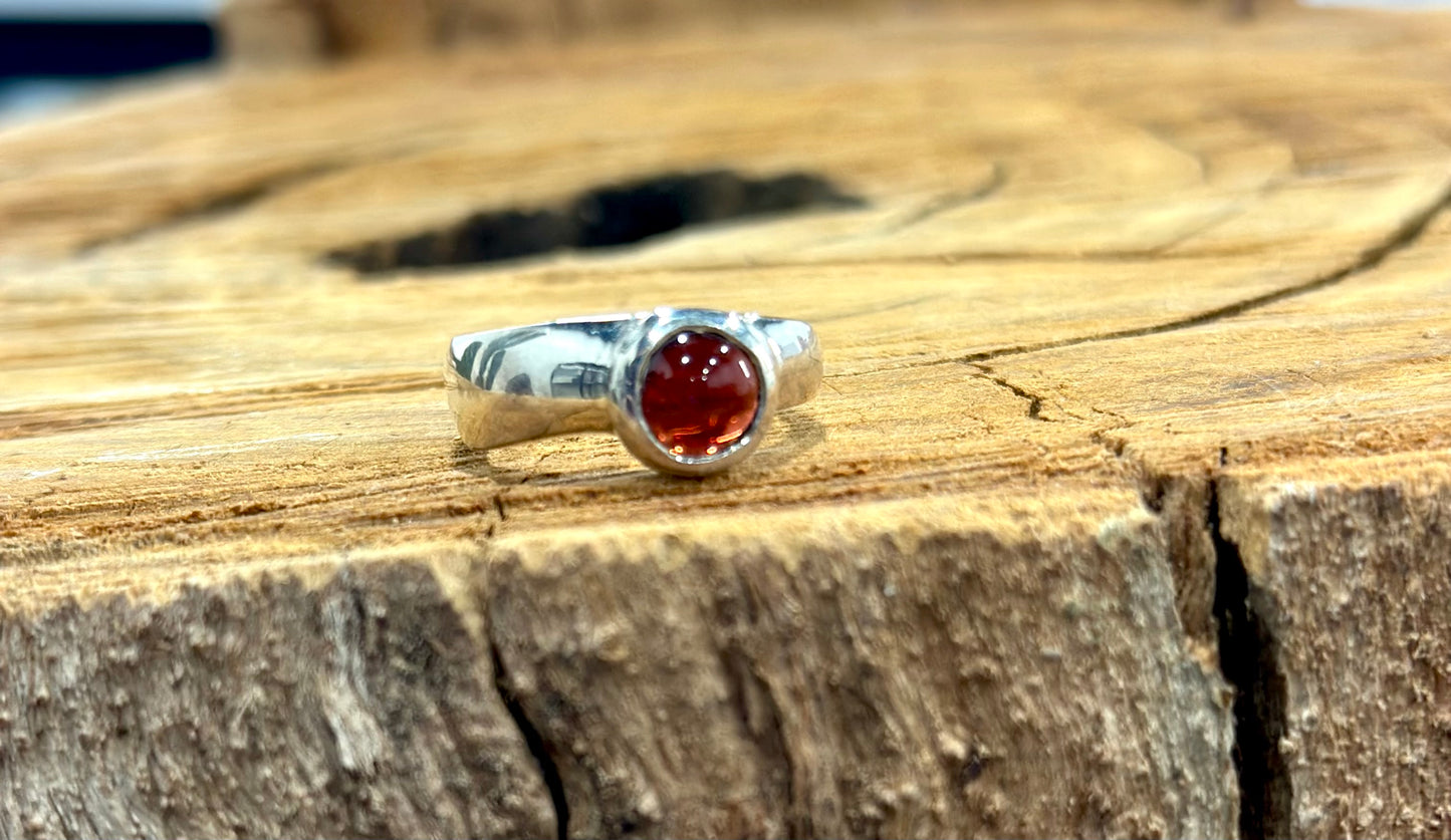 Soft Tapered Ring • Garnet