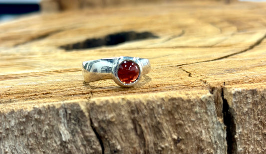 Soft Tapered Ring • Garnet